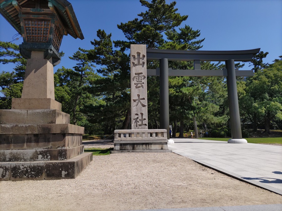 鳥居正面